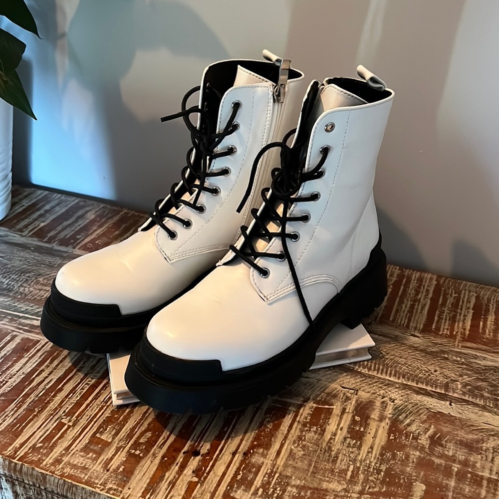White combat boots size 36